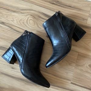 Vera wang boots